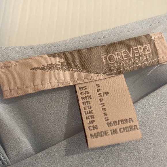 Baby blue top - Picture 3 of 3